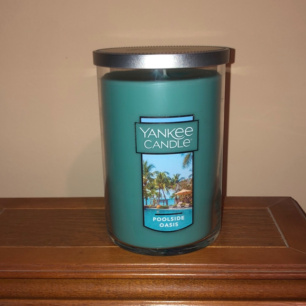 New 22 oz Yankee Candle - Poolside Oasis